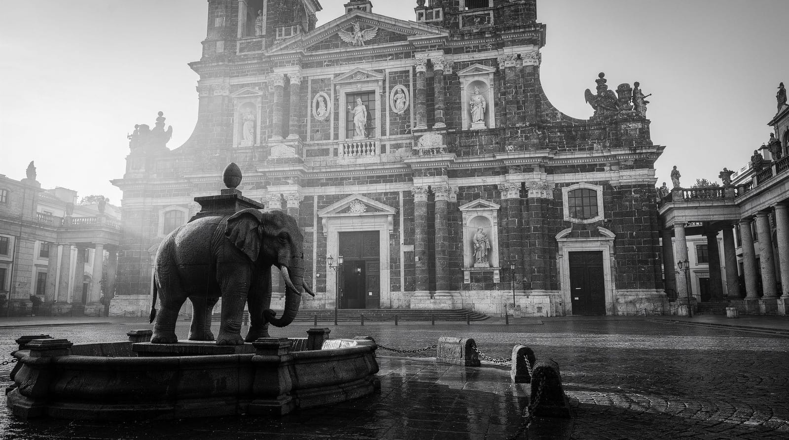 Catania in black and white: Vaccarini's Baroque