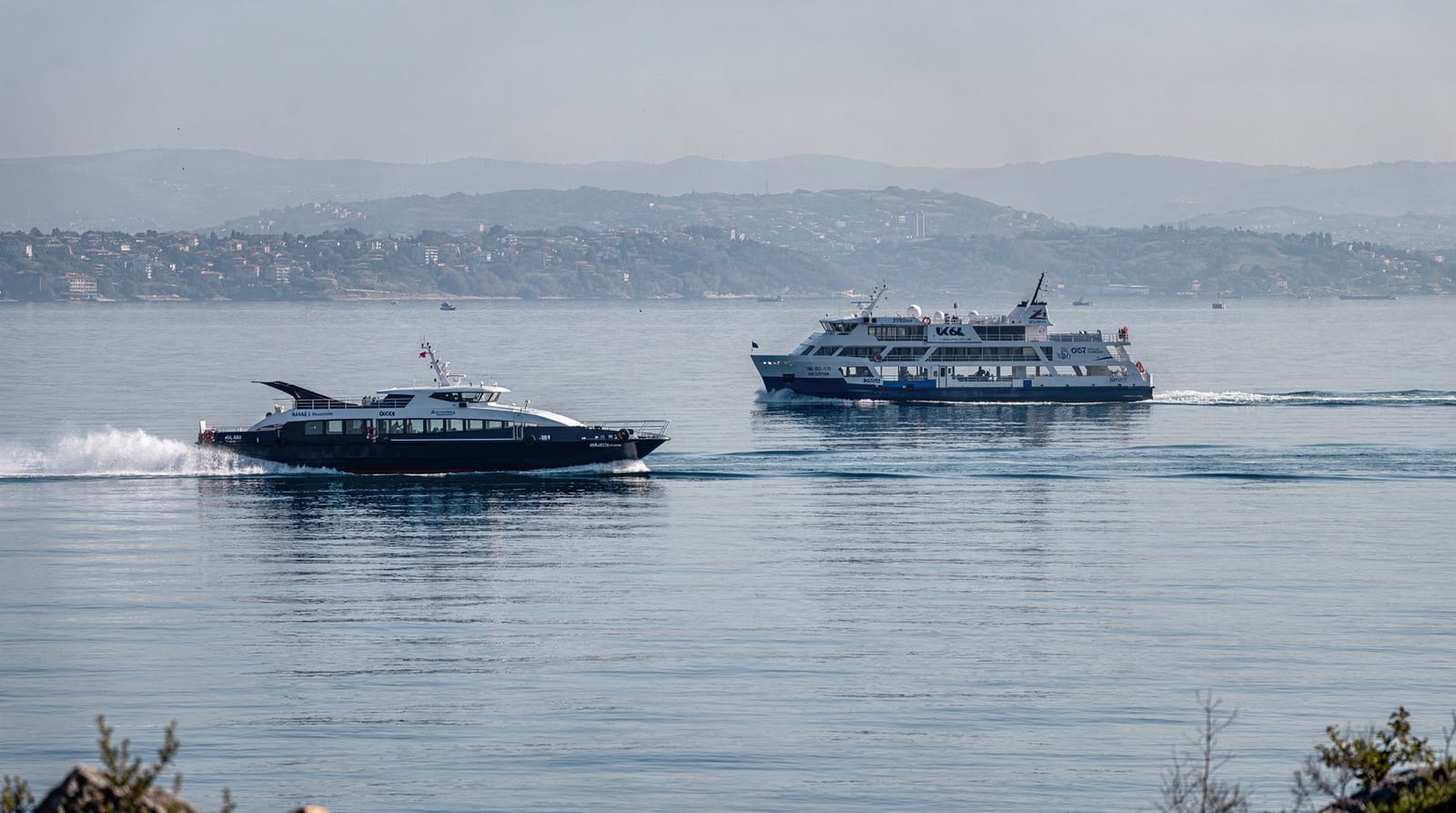 Ferries and hydrofoils around Sicily